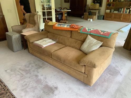 Beige zetel in daim, Huis en Inrichting, Zetels | Zetels, Ophalen