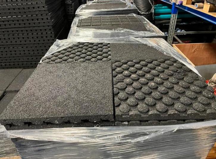 Rubberen Vloertegels 50x50x4.5cm, Tuin en Terras, Tegels en Klinkers, Gebruikt, Overige typen, Rubber, 10 m² of meer, Ophalen