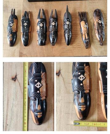 Handgemaakte Afrikaanse hardhouten beeldjes beschikbaar voor biedingen