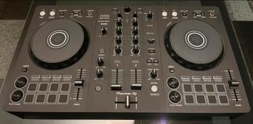 DJ controller Pioneer DDJ-FLX4 + casque HDJ-X7 garantie 1 an disponible aux enchères