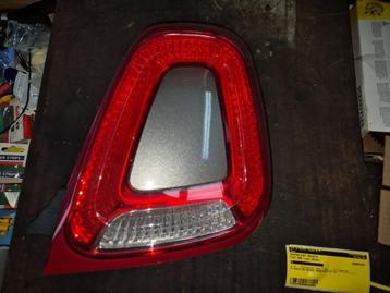 Achterlicht rechts van een Fiat 500 beschikbaar voor biedingen