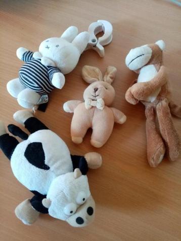 4 zachte knuffels , Nijntje + koe + aap + beertje beschikbaar voor biedingen