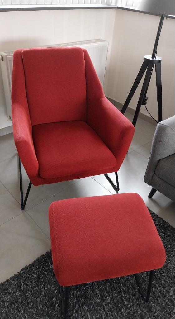 Rode fauteuil met voetenbankje, Huis en Inrichting, Fauteuils, Gebruikt, Metaal, Stof, 50 tot 75 cm, Minder dan 75 cm, Ophalen