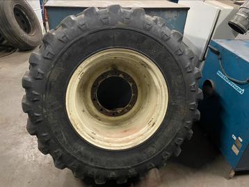 Compleet wiel voor Manitou verreiker en nog een losse velg beschikbaar voor biedingen