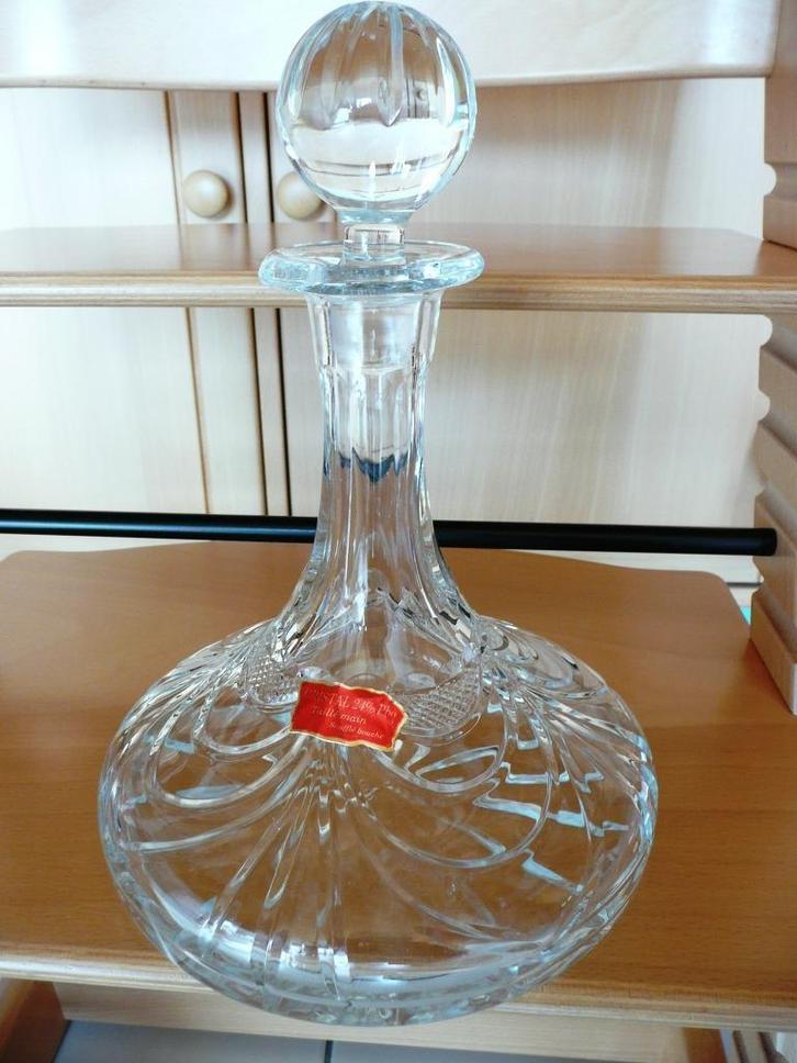 NIEUWE kristallen karaf 24% Pbo Cristal de Lorraine, Huis en Inrichting, Woonaccessoires | Wijnrekken, Nieuw, Minder dan 50 cm