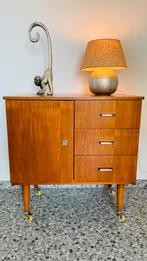 Vintage kast h81xd41xb78, ongeschonden en zeer stevig, Huis en Inrichting, Kasten | Dressoirs, Ophalen, Zo goed als nieuw