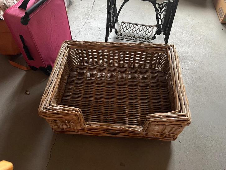 Hondenmand, Dieren en Toebehoren, Hondenmanden, Gebruikt, Riet, Ophalen