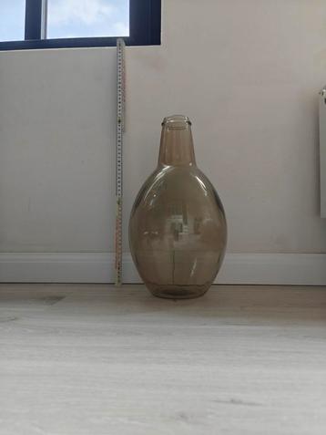 Interieur vaas beschikbaar voor biedingen