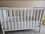 Baby bed met overzicht en matras met hoes +bedtrek, Ophalen of Verzenden, Gebruikt