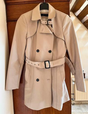 Trenchcoat beschikbaar voor biedingen
