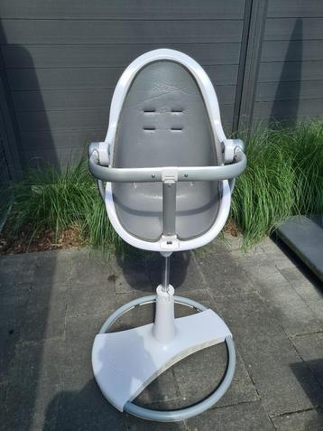 Babyeetstoel beschikbaar voor biedingen