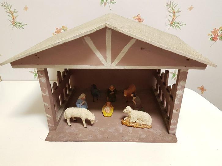 Kerststal in hout met atributen., Divers, Noël, Utilisé, Enlèvement ou Envoi