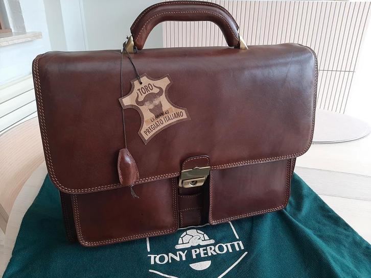 Nieuw TONY PEROTTI bruine, gladde leren aktetas, Handtassen en Accessoires, Tassen | Schooltassen, Bruin, Leer, Ophalen of Verzenden