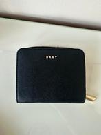 DKNY portemonnee, Bijoux, Sacs & Beauté, Porte-monnaie & Portefeuilles, Comme neuf, Autres marques, Noir, Enlèvement ou Envoi