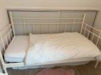 Smeedijzeren ecru bed met verstelbare lattenbodem Ikea, Sommier à lattes, Enlèvement, 180 cm ou plus, 85 à 100 cm