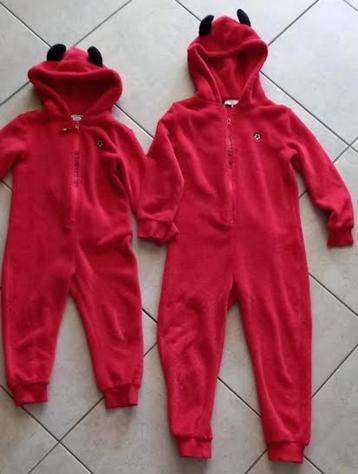 verkleed onesie rode duivel 2 stuks m 104 en maat 128   beschikbaar voor biedingen