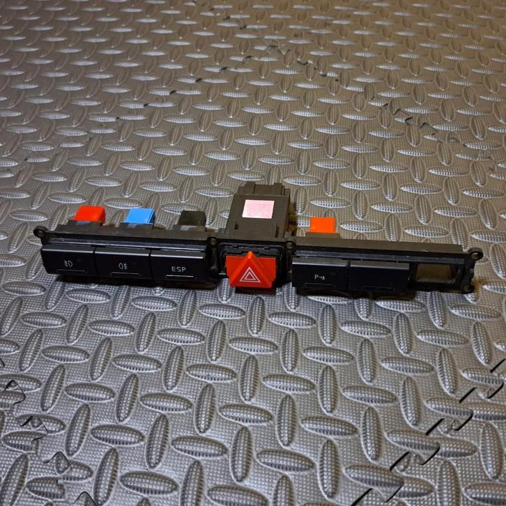 Audi A4/A8 schakelaarframe, Autos : Pièces & Accessoires, Commande, Audi, Utilisé, Enlèvement ou Envoi