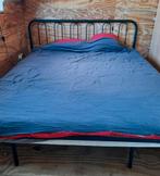Bed in zwart metaal,  in goede staat, Huis en Inrichting, Slaapkamer | Bedden, Ophalen of Verzenden, Gebruikt
