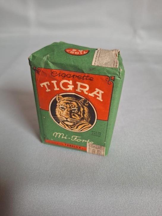 Oud vol pakje sigaretten Tigra Tabalux Antwerpen, Verzamelen, Merken en Reclamevoorwerpen, Zo goed als nieuw, Verpakking, Ophalen of Verzenden