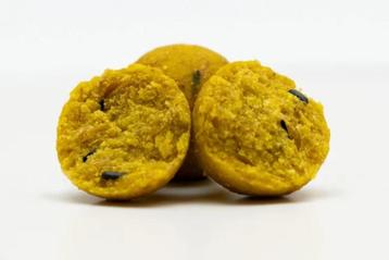 wolfs baits  boilies  per 5 kg in 15 of 20 mm beschikbaar voor biedingen
