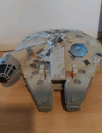 STAR WARS starship en vele kleinere  beschikbaar voor biedingen