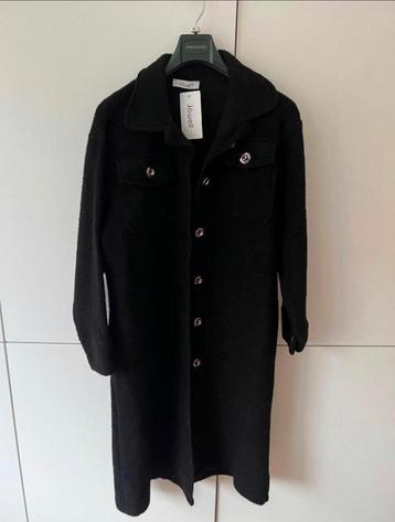 NIEUWE zwarte jas Jöwell met label aan!!!! beschikbaar voor biedingen