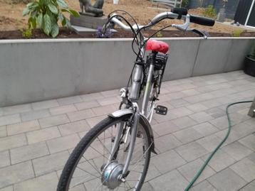 Elec.fiets, Fietsen en Brommers, Ophalen, Zo goed als nieuw