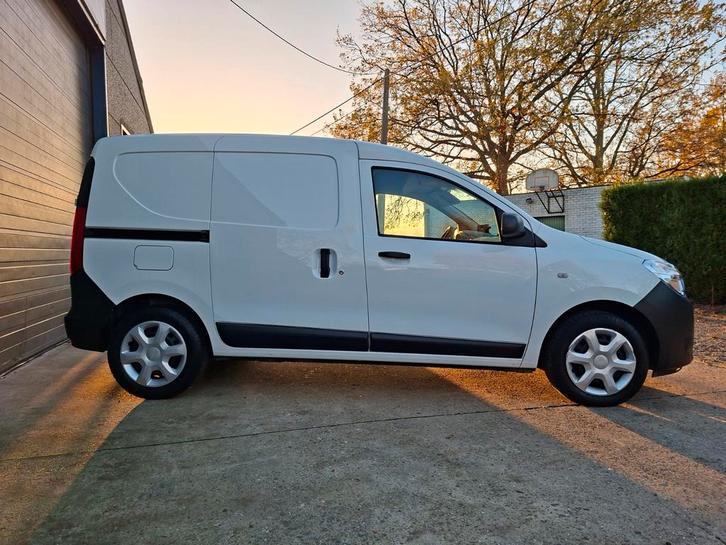 DACIA DOKKER 1.5BLUE DCI 95PK LICHTE VRACHT 17000KM!!!!!!, Auto's, Dacia, Particulier, Dokker, Diesel, Euro 6, Handgeschakeld