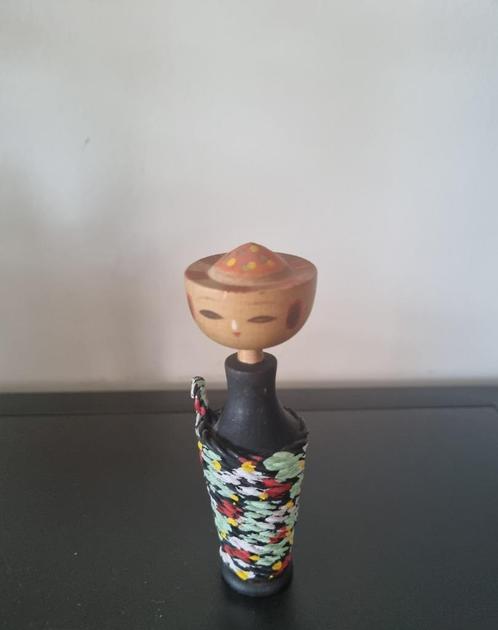 Hele aparte Sosaku Kokeshi, Antiek en Kunst, Kunst | Beelden en Houtsnijwerken, Verzenden