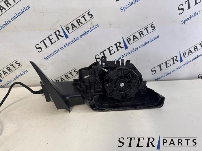 Buitenspiegel rechts van een Mercedes CLA, Auto-onderdelen, Spiegels, Mercedes-Benz, Gebruikt, 3 maanden garantie, Ophalen of Verzenden