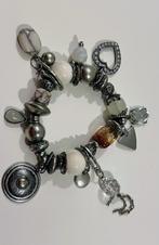 Zilverkleurige armband met bedels, Ophalen of Verzenden, Zo goed als nieuw, Zilver, Met bedels of kralen