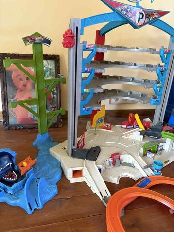 Hotwheels garage met 4 verdiepingen. beschikbaar voor biedingen