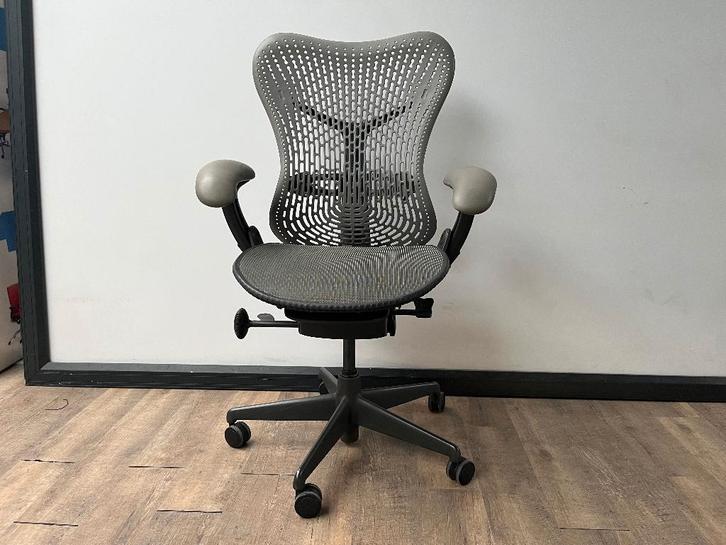 Herman Miller (Mirra) (Grijs) Tweedehands, Huis en Inrichting, Overige Huis en Inrichting, Gebruikt, Ophalen of Verzenden