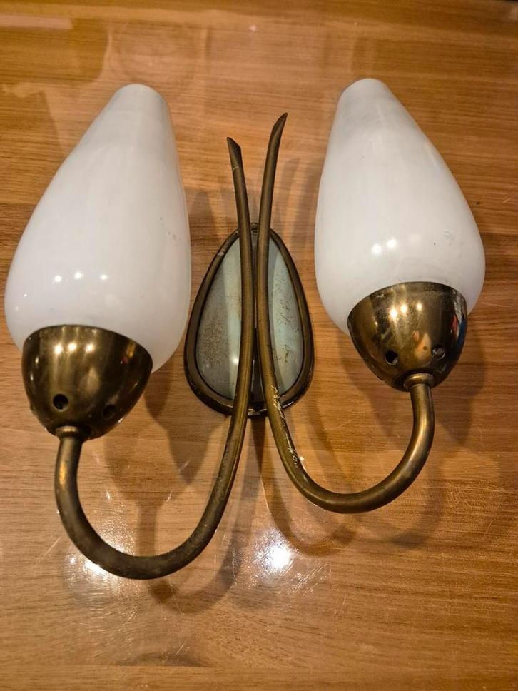 Vintage messing wandlamp jaren 50-60 – opaalglas mid-century, Huis en Inrichting, Lampen | Wandlampen, Gebruikt, Ophalen