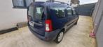 Dacia Logan 1.6 i 16v Break 7 places, 7 places, 4 portes, Tissu, Bleu