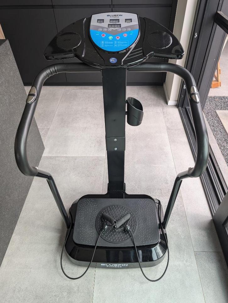 Bluefin Fitness trilplaat, Sport en Fitness, Fitnessapparatuur, Zo goed als nieuw, Trilplaat, Armen, Benen, Borst, Buik, Rug, Ophalen