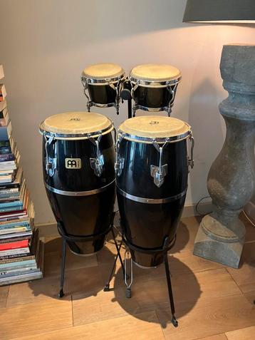 Congas, bongos beschikbaar voor biedingen