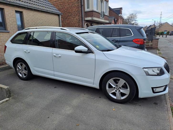 Skoda octavia 1.6TDI DSG - 2016 - 200xxxkm, Autos, Skoda, Particulier, Octavia, Sièges chauffants, Diesel, Euro 6, Break, 5 portes