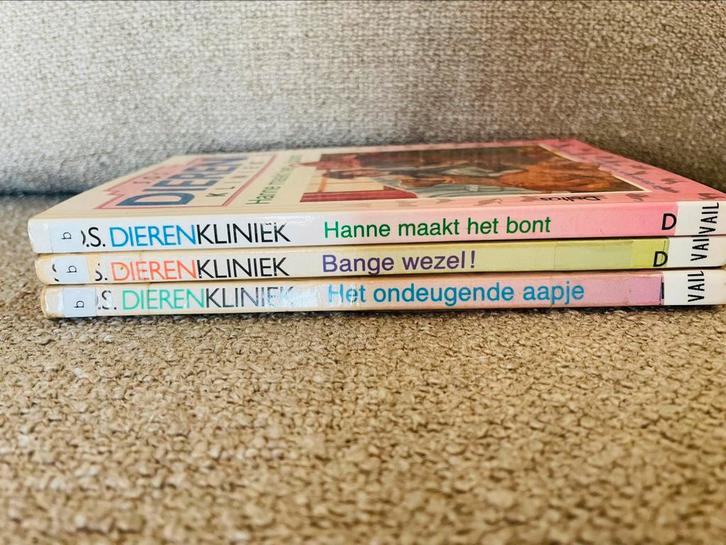 Lot van 3 boeken - S.O.S. Dierenkliniek, Boeken, Kinderboeken | Jeugd | 13 jaar en ouder, Gelezen, Fictie, Ophalen of Verzenden