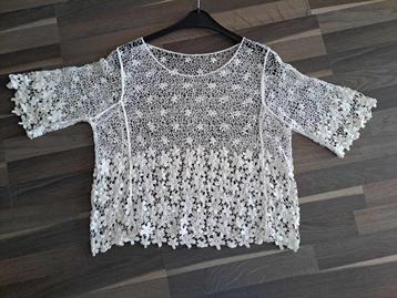 Blouse in kant, M/L beschikbaar voor biedingen