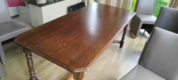 EIKENHOUTEN EETTAFEL beschikbaar voor biedingen