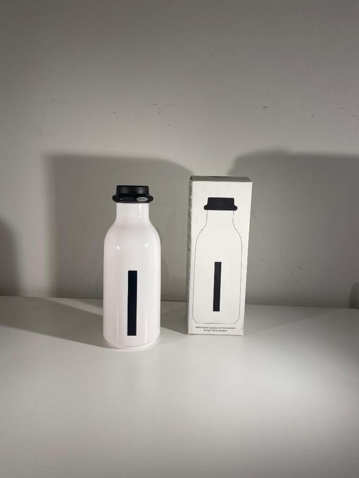 Gourde avec lettre I - Design Letters - Arne Jacobsen, Huis en Inrichting, Keuken | Servies, Nieuw, Kom(men), Effen, Overige materialen