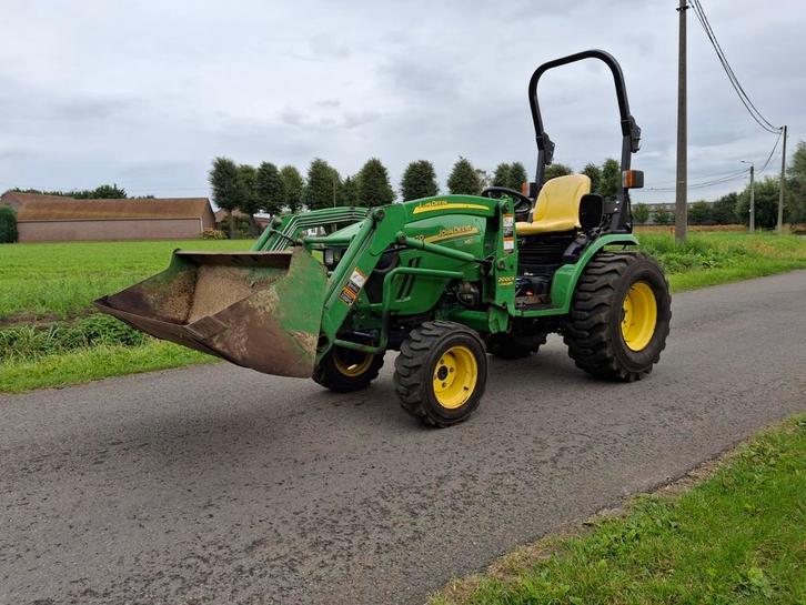 Tractor John Deere 2520 hydrostaat + frontlader / 590H, Tuin en Terras, Veegmachines, Ophalen