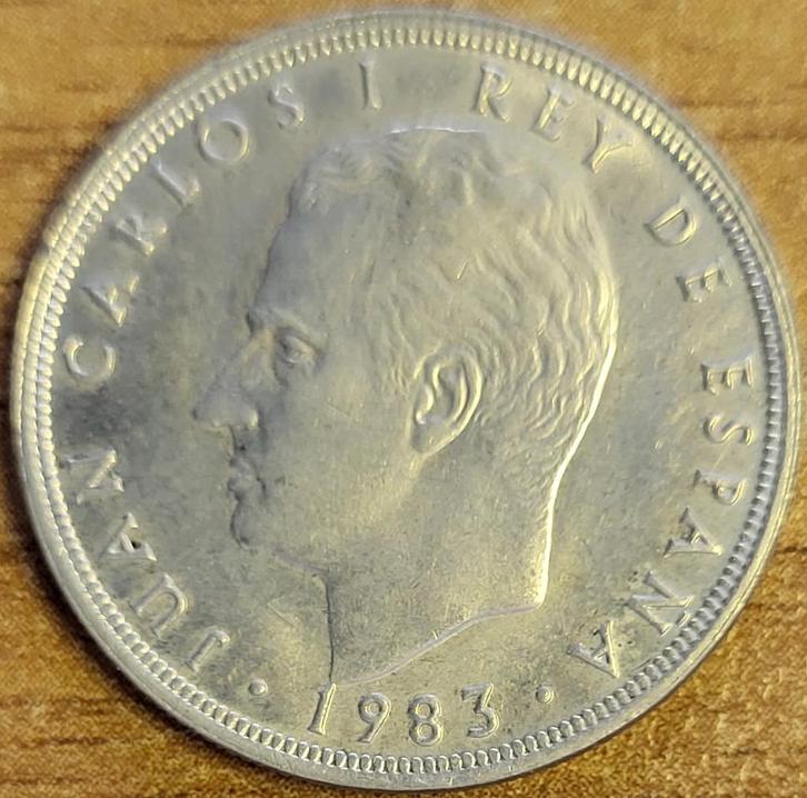 SPANJE 5 pesetas 1983 KM#823 EXTRA FINE, Postzegels en Munten, Munten | Europa | Niet-Euromunten, Losse munt, Overige landen, Ophalen of Verzenden