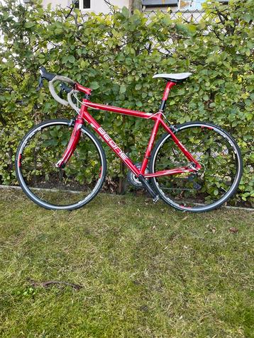Racefiets beschikbaar voor biedingen