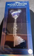 Mickey  The Main Attraction Opening Ceremony Key sleutels, Verzamelen, Ophalen of Verzenden, Mickey Mouse, Nieuw, Beeldje of Figuurtje
