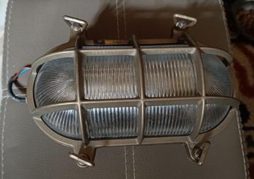 Scheepslamp koper te koop. beschikbaar voor biedingen