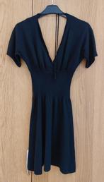 Petite robe noire en viscose, Enlèvement ou Envoi, Taille 36 (S), Noir, Longueur genou