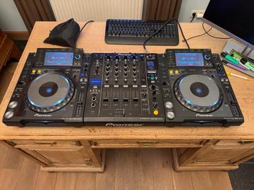 Pioneer CDJ-2000 Nexus + DJM-900 Nexus avec protège-cartes, Musique & Instruments, DJ sets & Platines, Enlèvement, Comme neuf