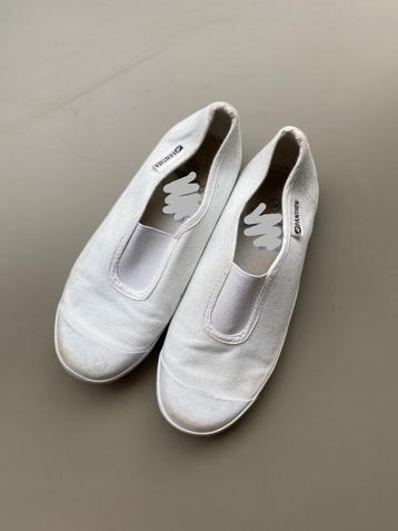Chaussons de sport blancs pour écoles, Enlèvement ou Envoi, Utilisé